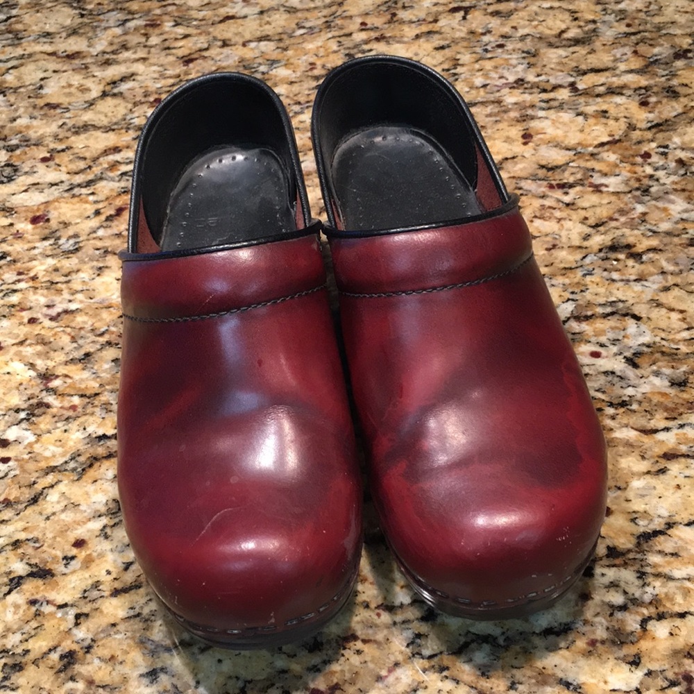 Red Danskos